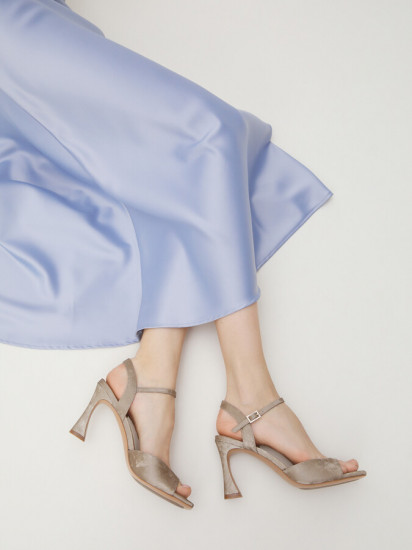 Босоножки женские