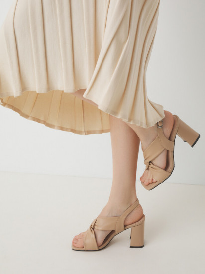 Босоножки женские