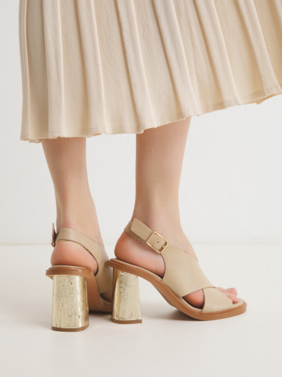 Босоножки женские