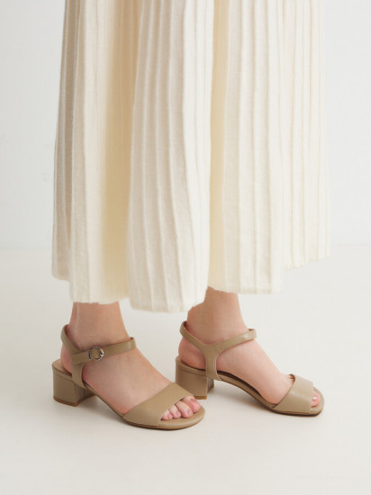 Босоножки женские