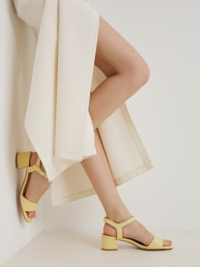 Босоножки женские