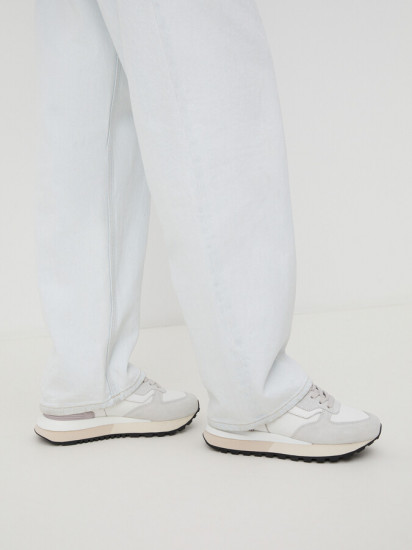 Кроссовки женские