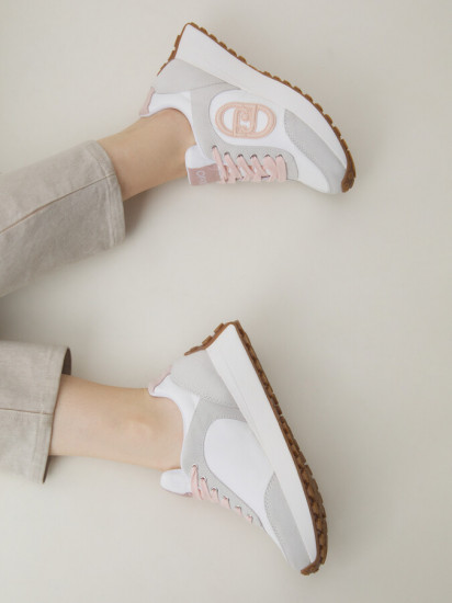 Кроссовки женские