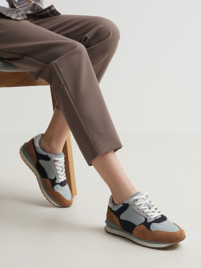 Кроссовки женские