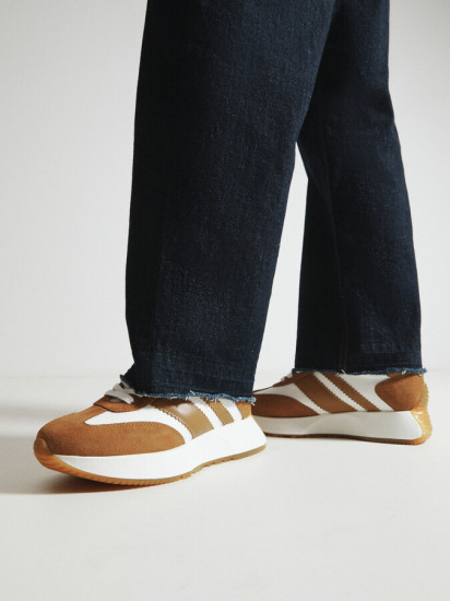 Кроссовки женские