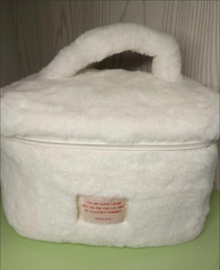 Косметичка плюшевая