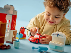 Конструктор Duplo 10456 Визит Маккуина в гараж Дока. McQueen's Visit to Doc's Garage - Фото 5