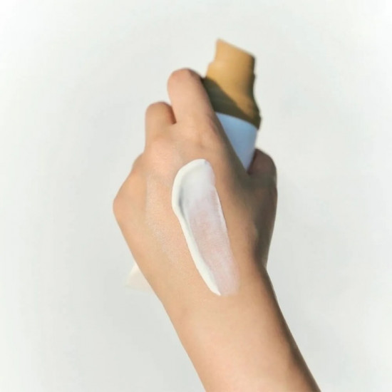Лёгкий солнцезащитный крем для лица с экстрактом центеллы азиатской SPF30 PA+++ «Madagascar Centella Air Fit Suncream Light»
