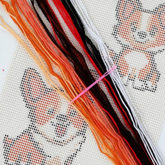 Вышивка крестиком на пластиковой канве «Корги» - Фото 3