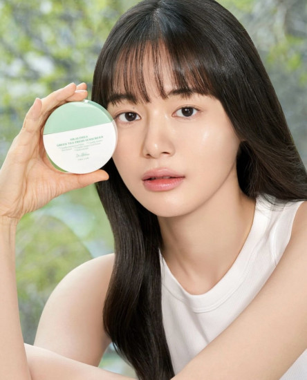 Освежающий солнцезащитный крем для лица SPF50+ PA++++ «Green Tea»