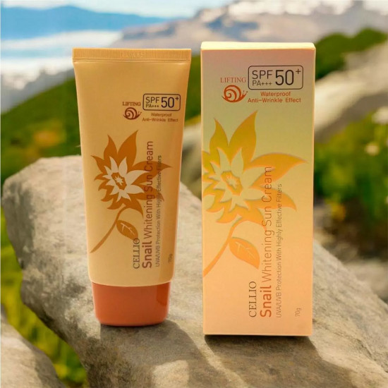 Водостойкий солнцезащитный крем для лица c муцином улитки SPF50+ «Snail Whitening Sun Cream»