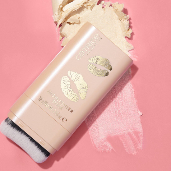 Хайлайтер для лица в стике «Highlighter Stick Kiss & Glow», оттенок C01 Aurora Glow