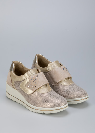 Кроссовки женские