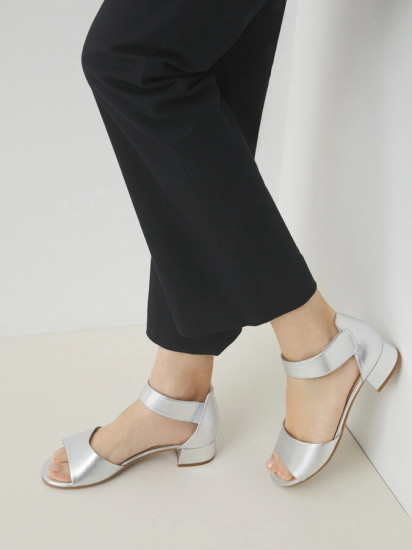 Босоножки женские