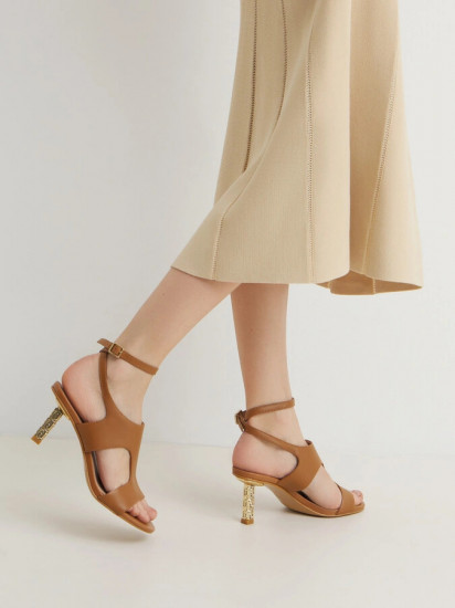 Босоножки женские