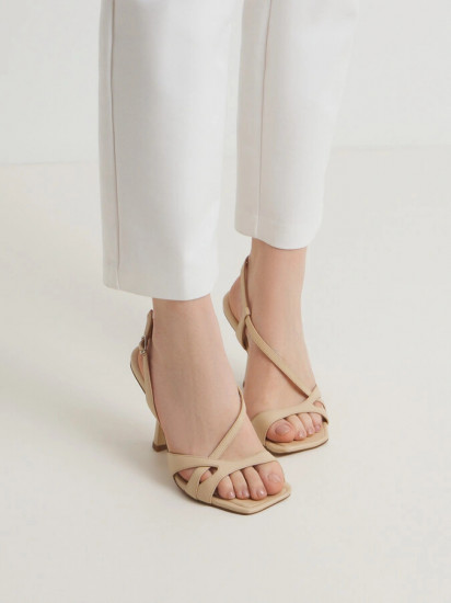 Босоножки женские