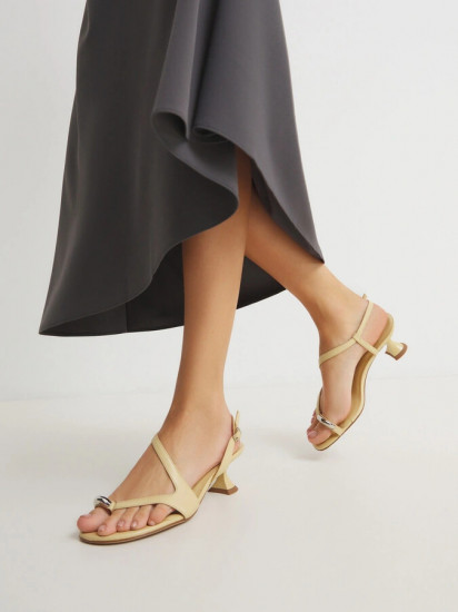 Босоножки женские