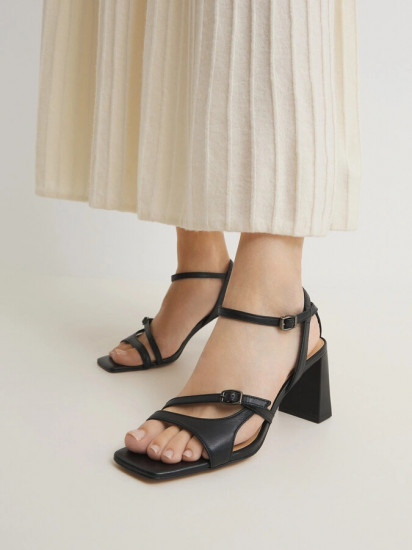 Босоножки женские