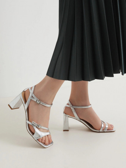 Босоножки женские