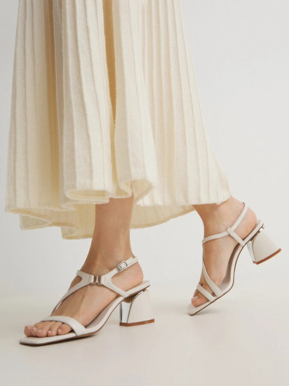 Босоножки женские