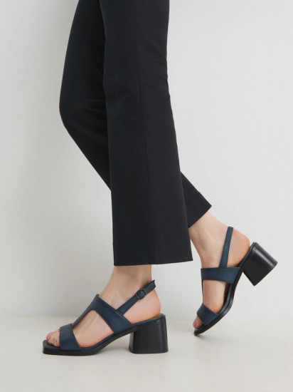 Босоножки женские