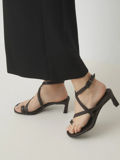 Босоножки женские