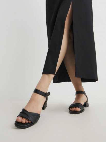 Босоножки женские