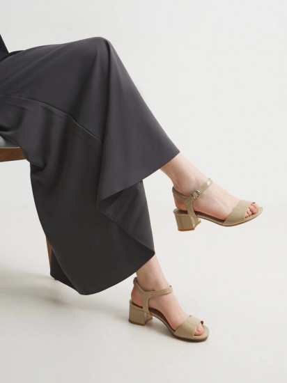 Босоножки женские