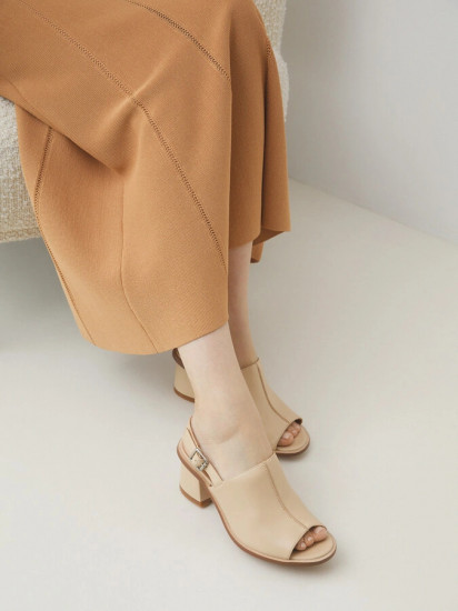 Босоножки женские