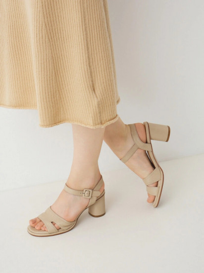 Босоножки женские