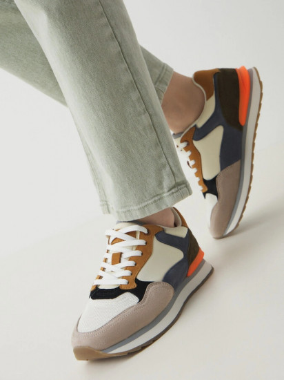 Кроссовки женские