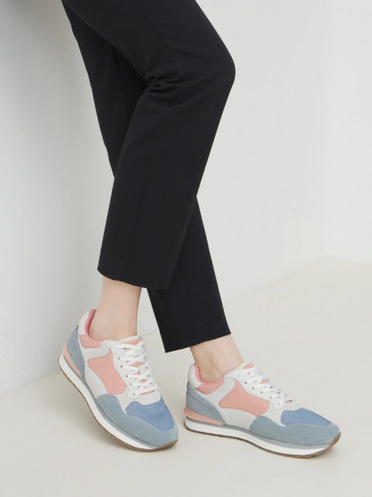 Кроссовки женские