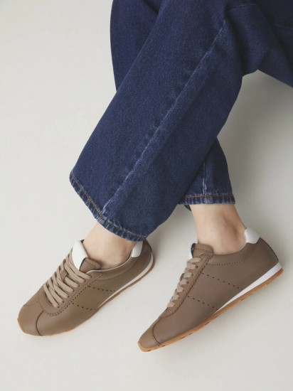 Кроссовки женские