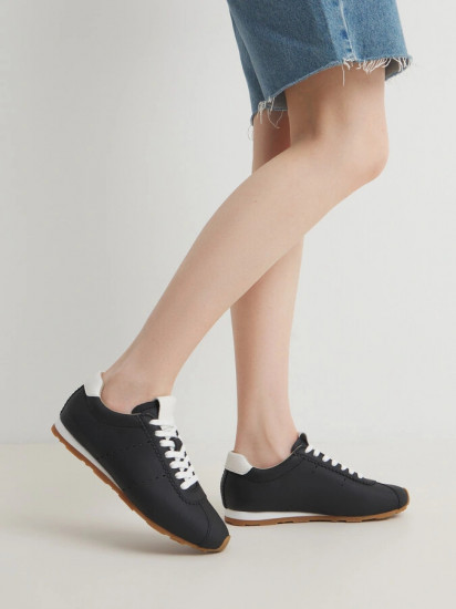 Кроссовки женские