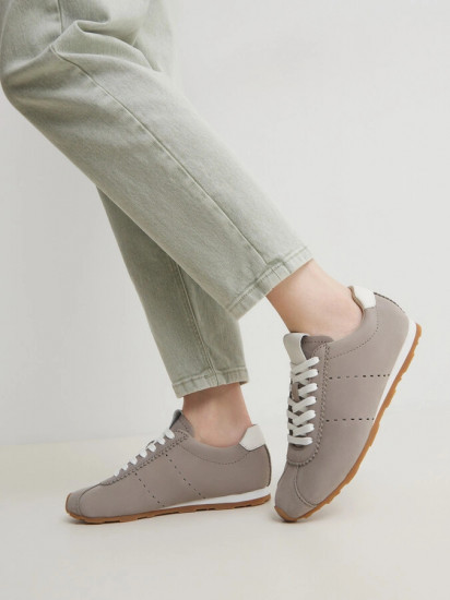 Кроссовки женские