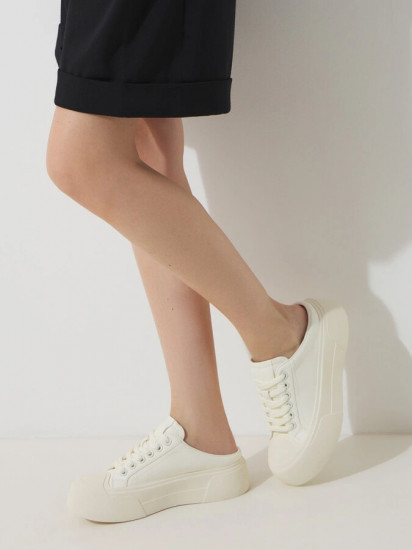 Кроссовки женские