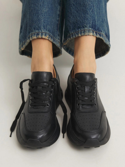 Кроссовки женские