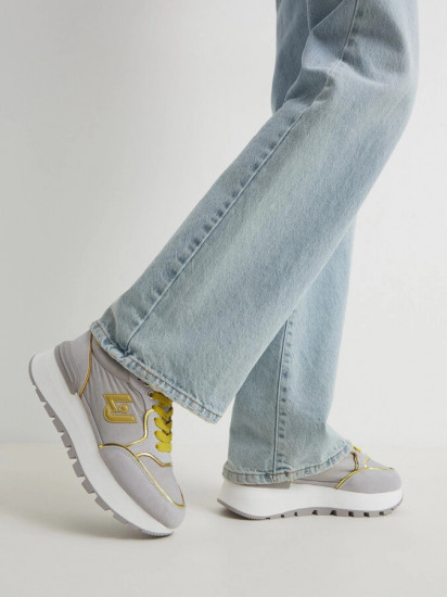 Кроссовки женские