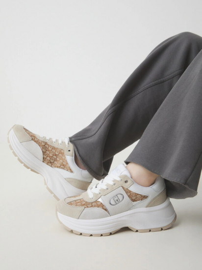 Кроссовки женские