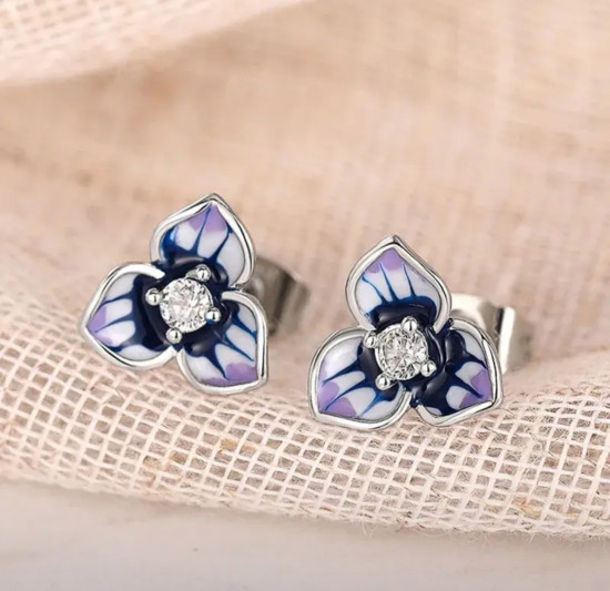 Серьги из серебра «Фиолетовый цветок»