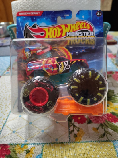 Машинка «Monster Trucks Demo Derby»