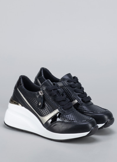 Кроссовки для женщин