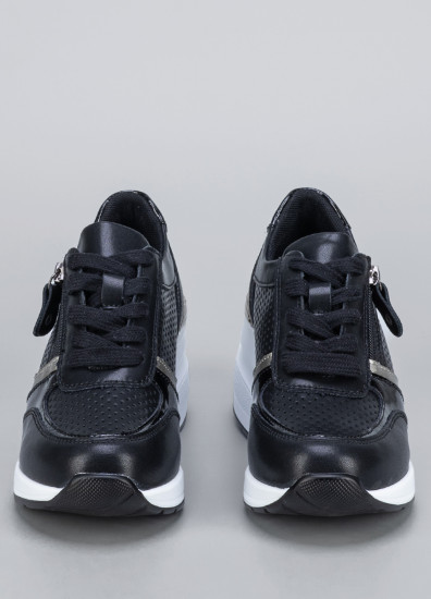 Кроссовки для женщин