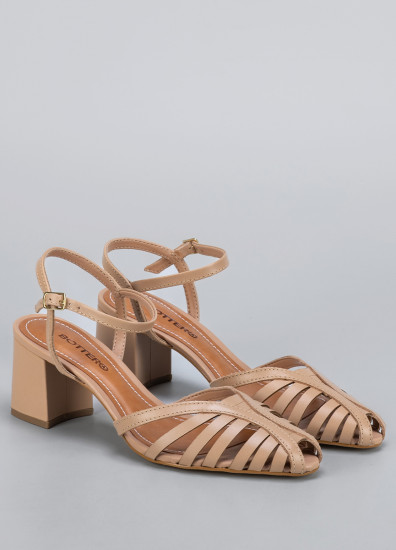 Босоножки для женщин