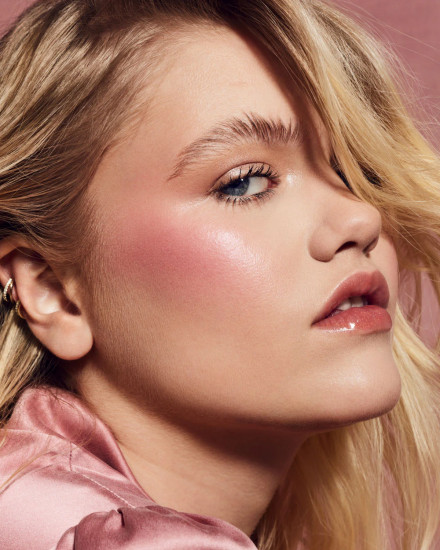 Румяна для лица «Fenty Cheeks Suede Powder Blush», оттенок Tutu Turnt