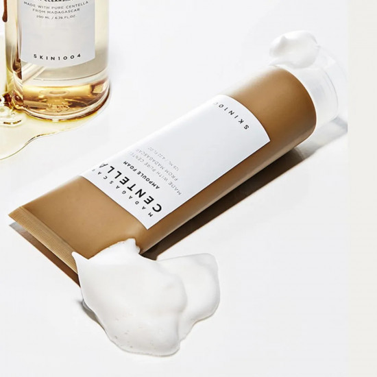 Пенка для умывания с центеллой успокаивающая «Madagascar Centella Ampoule Foam»
