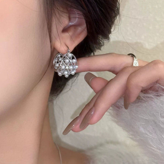 Серьги для женщин