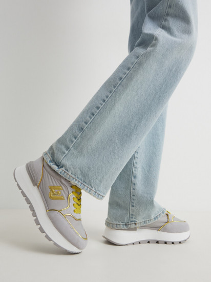 Кроссовки женские