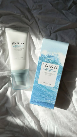 Солнцезащитная сыворотка «Madagascar Centella Hyalu-Cica Water-Fit Sun Serum SPF50+ PA++++»