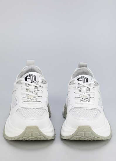 Кроссовки для женщин